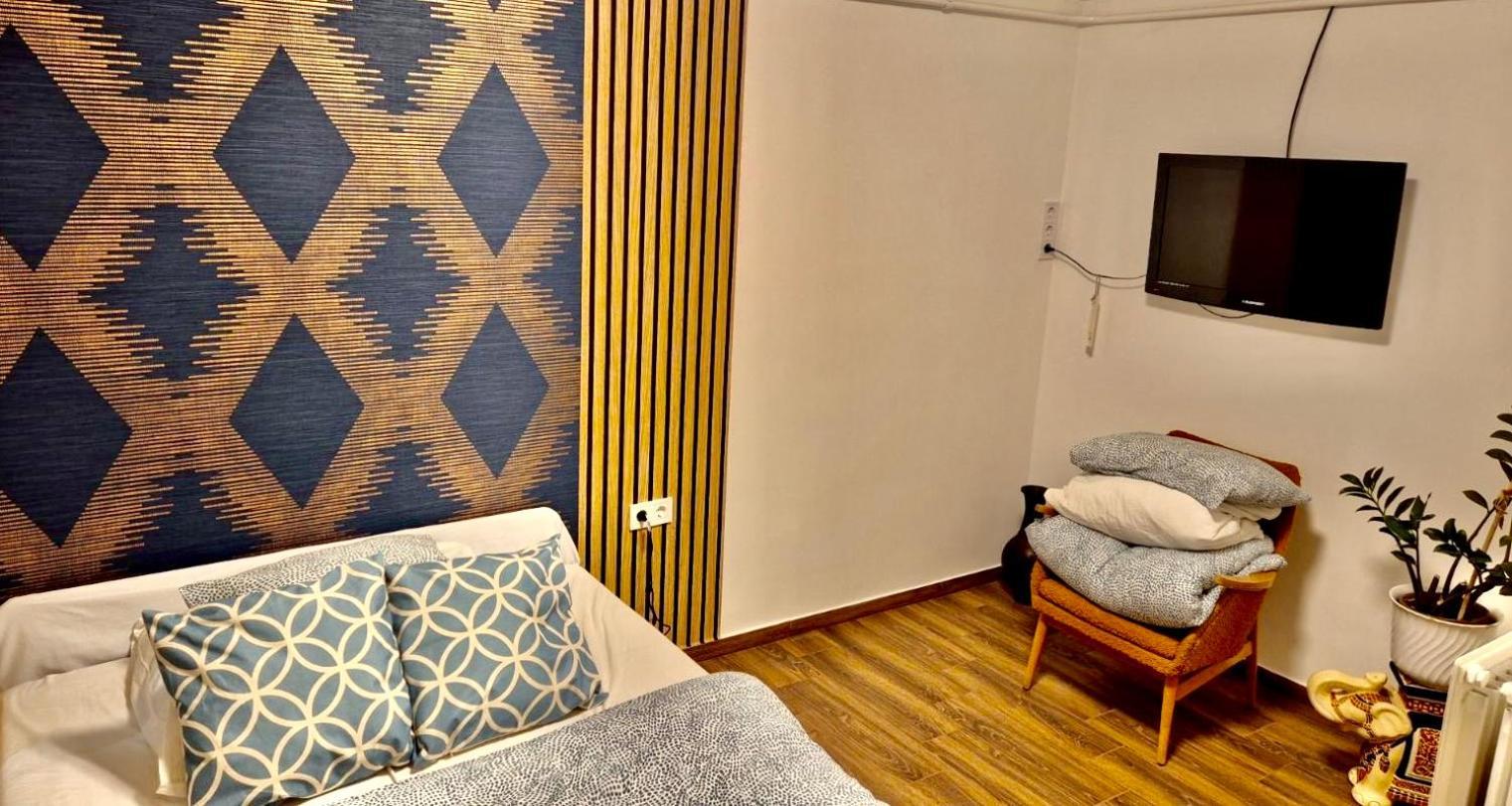 2 Rooms Retro Guesthouse In A Silent Garden Vecsés Exterior photo